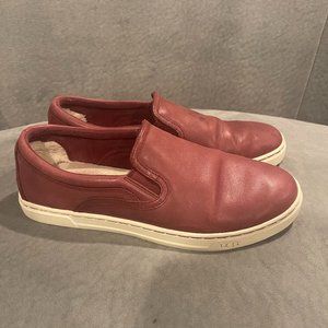 UGG Cas Slip-On Sneaker |  W Fierce Leather | Size 9 (Women's)